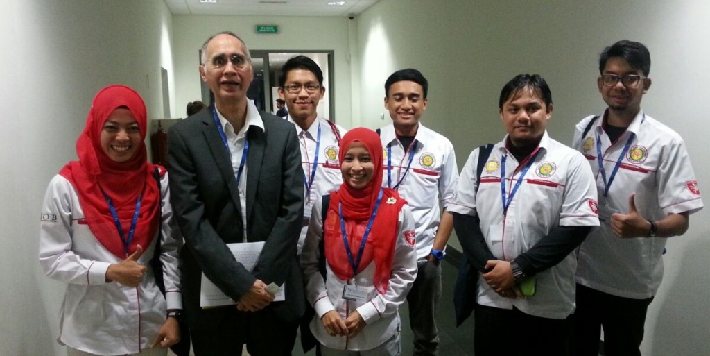 Para delegasi Malaysia bersama panel dari Korea.